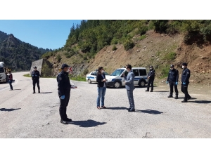 Feke’de Usta Öğreticilerin Maske Mesaisi