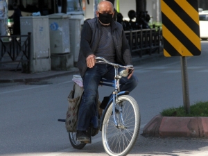 Adana’da Vatandaşlar Maskesiz Sokağa Çıkmıyor