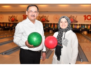 Başkan Demir’den Okullar Açılınca Öğrencilere ’Bowling’ Sözü