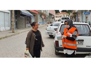 Mut Belediyesi Ekipleri, Sokak Sokak Gezip Vatandaşa Maske Dağıttı