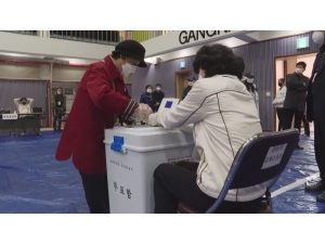 Güney Kore’de Moon Büyük Farkla Seçimi Kazandı