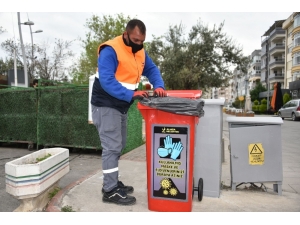 Aliağa Belediyesi Kullanılmış Eldiven Ve Maskeleri Topluyor