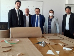 Yerköy’de Kursiyerler Gönüllü Maske Üretiyor