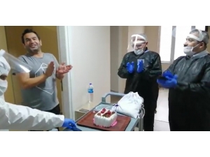 Karantinadaki 3 Kişiye Doğum Günü Sürprizi