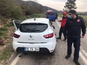 Sındırgı’da Trafik Kazası 3 Yaralı