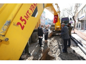 İnönü Trafiğe Kapandı, 50 Yıllık Altyapının Yenilenmesi Başladı