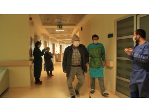 Ünye’de Korona Virüs Hastası 2 Kişi Alkışlarla Taburcu Edildi