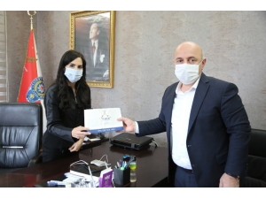 Başkan Bıyık, Polislere Ve Muhtarlara Maske Dağıttı