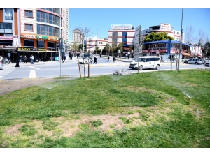 Vatandaş Uyarıları Dinlemedi, Belediye Sulama Sistemlerini Devreye Soktu