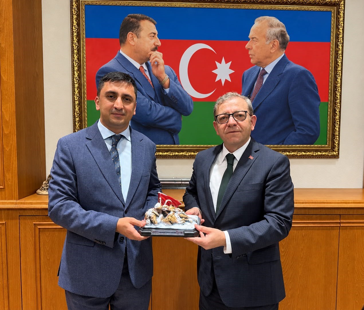 kars-valisi-ziya-polat-tan-azerbaycan-baskonsolosu-zeynalov-a-hayirli-olsun-ziyareti