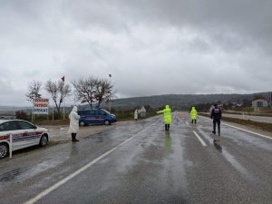 Jandarma Aranan 22 Kişiyi Yakaladı