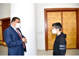 Kampanyaya Burs Parasını Bağışladı