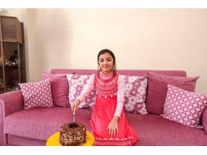 İpekyolu Belediyesinden Sokağa Çıkamayan Ecrin’e Doğum Günü Sürprizi