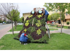 Haliliye’de Parklarda Mevsimsel Çalışmalar Yapılıyor