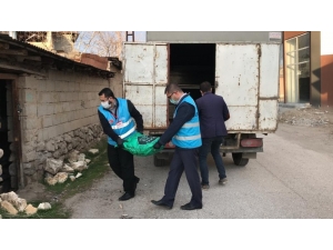 ‘Vefa’ Ekibinden 65 Yaşındaki Kadına Kömür Desteği