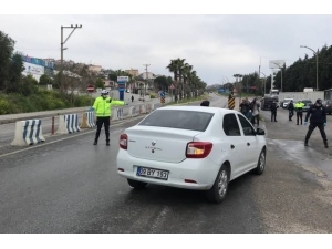 ‘Dur’ İhtarına Uymadılar, Araçları Bağlanınca Yürüyerek Döndüler