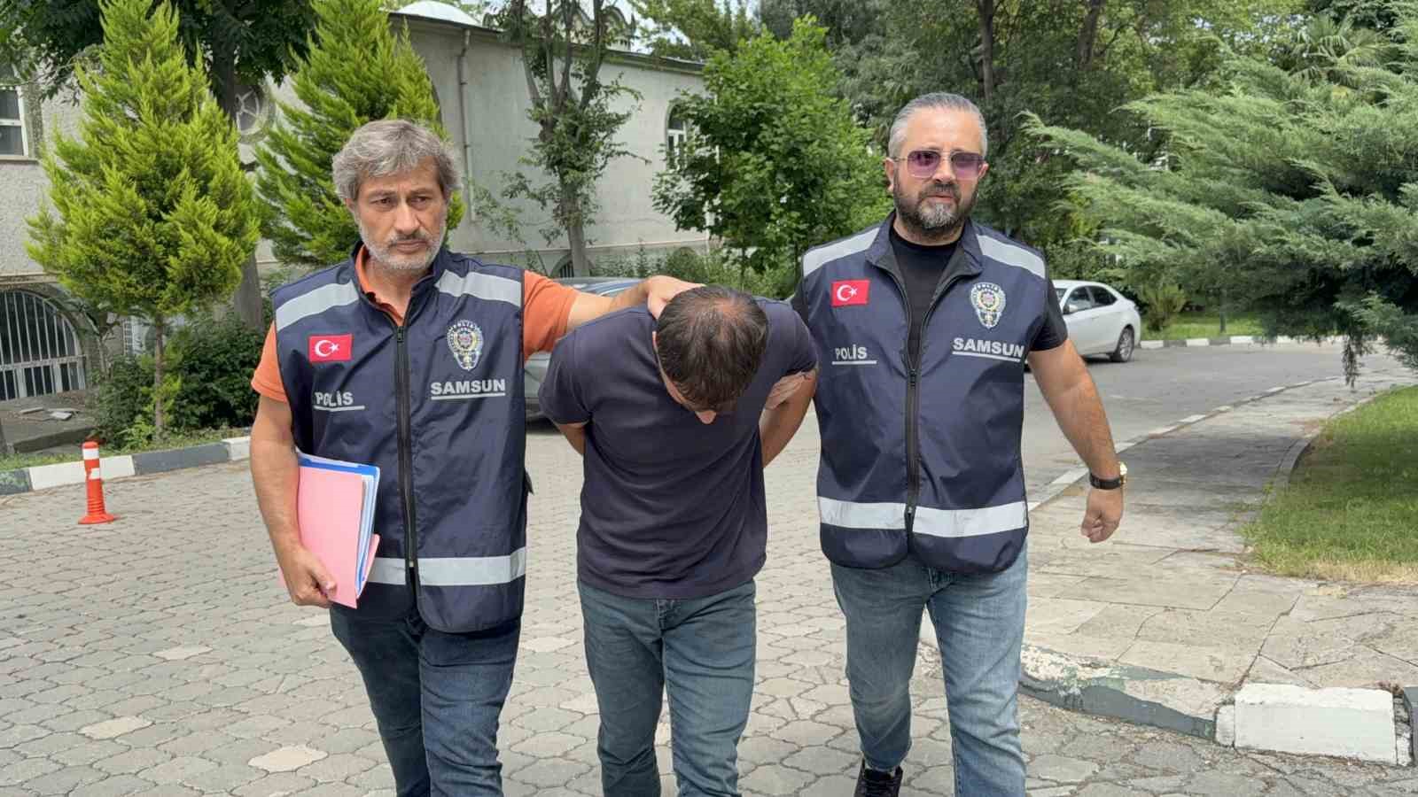 samsun-da-1-bucuk-milyonluk-vurgun-yapan-sahte-polis-adliyeye-sevk-edildi