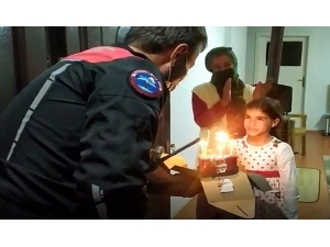 Erzincan Polisinden Küçük Sıla’ya Doğum Günü Sürprizi