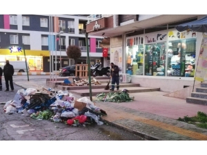 Pazar Yeri Dezenfekte Edildi