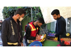 Pazarda Maske Takmayanlara Ceza Yağdı