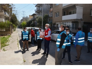İmamlar Kızılay İle Birlikte Yardım Dağıttı