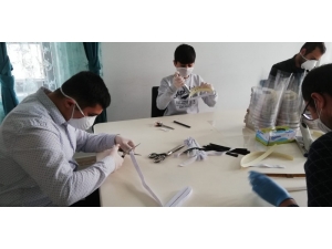 Koruma Altındaki Çocuklar Siperli Maske Üretiyor