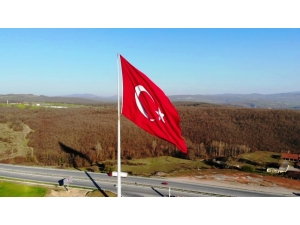 Türkiye’nin En Büyük Bayrağı Samsun’da Dalgalanıyor
