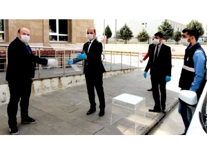 Başkan Doğru’dan Hastaneye Entübe Virüs Koruma Kutusu