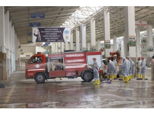 Hafta Sonu Kurulacak Olan Pazar Öncesinde Kapalı Pazaryeri Dezenfekte Edildi