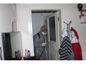 Şehit Ve Gazi Ailelerin Evlerini Virüs Salgınına Karşı Ücretsiz Dezenfekte Ediyor