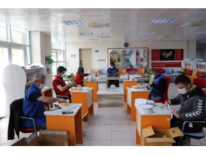 Korona Virüs Mücadelesine Siperlik Maske Üreterek Destek Veriyorlar