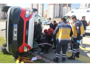 Sivas’ta Minibüs Devrildi: 1 Yaralı