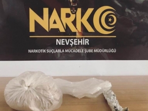 Uyuşturucu Ticareti Yapan 2 Kişi Tutuklandı