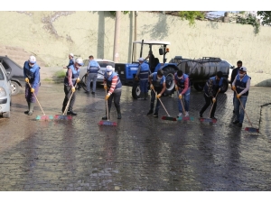 Cizre’de Temizlik Çalışmaları Devam Ediyor