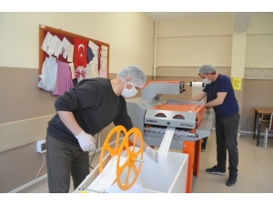 Meslek Lisesi Seri Maske Üretimine Geçti