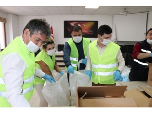 Aralarında Topladıkları Parayla İhtiyaç Sahipleri İçin Erzak Aldılar