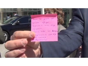 Sağlık Çalışanlarına Götürülen Yemek Kabındaki Duygulandıran Not: "Annem Ağlıyor"