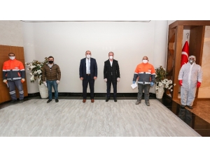 Başkan Sandıkçı, Salgınla Mücadele Ekibini Ödüllendirdi