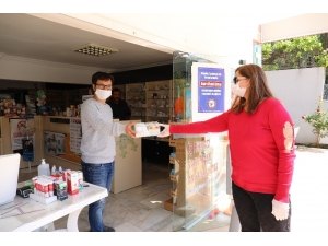 Marmaris Belediyesi’nden Eczanelere Maske Desteği