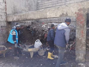 Çaldıran’da Yıllarca Çöp Yığınlarının Biriktiği Arka Sokaklar Temizlendi