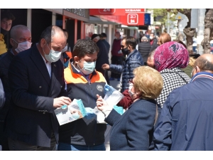 Gemlik Belediyesi’nden Vatandaşlara 200 Bin Maske
