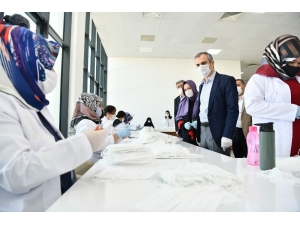 Çayırova Belediyesi Vatandaşlar İçin Maske Üretiyor