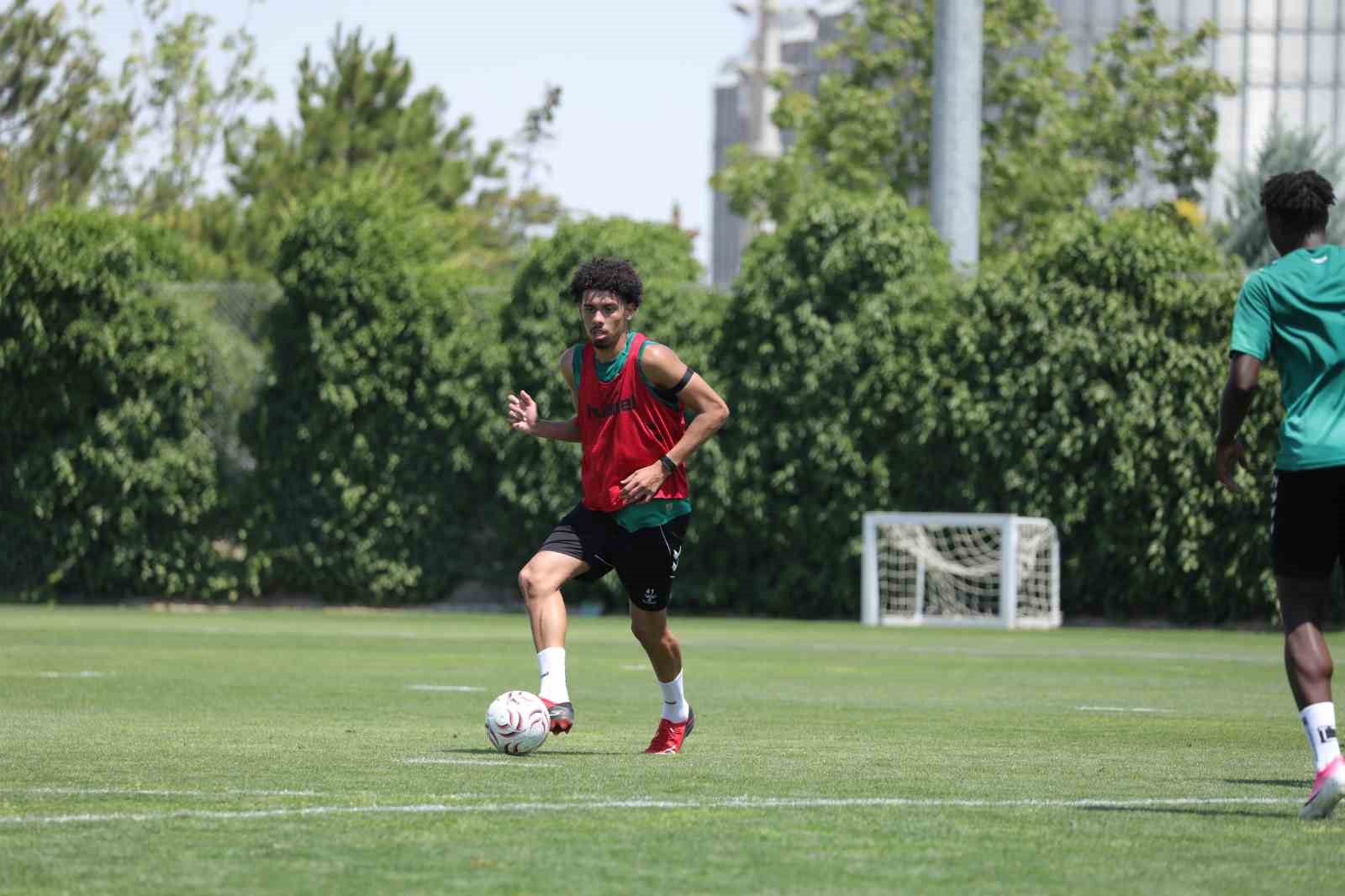 konyaspor-fenerbahce-maci-hazirliklarini-basladi