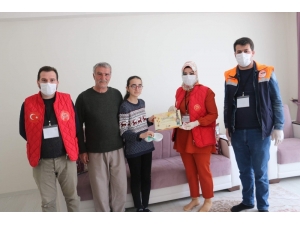 Siirtli Öğrenci Bilgisayar Almak İçin Biriktirdiği Harçlıklarını ’Biz Bize Yeteriz’ Kampanyasına Bağışladı