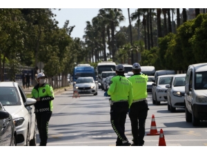 Mersin’de Polis Ve Jandarma Eş Zamanlı Uygulamalara Başladı