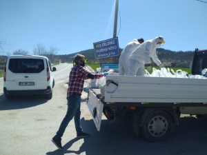 Karantinadaki Mahalleye Büyükşehir Desteği