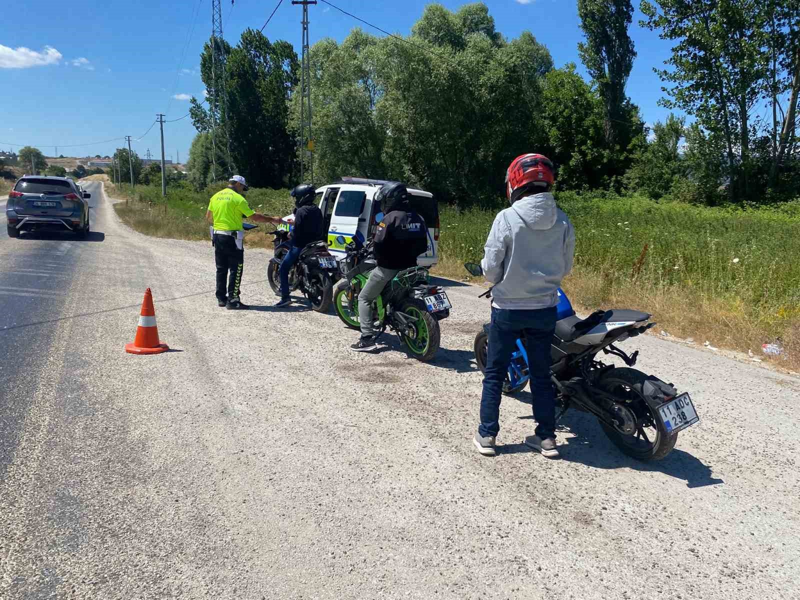 motosiklet-ve-elektrikli-bisikletlere-siki-denetim