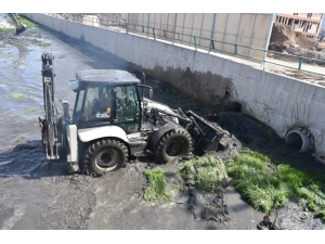 Tatvan Belediyesinden Bahar Temizliği