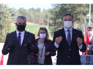 Ak Parti Ve Chp’den Şehitler İçin Dua