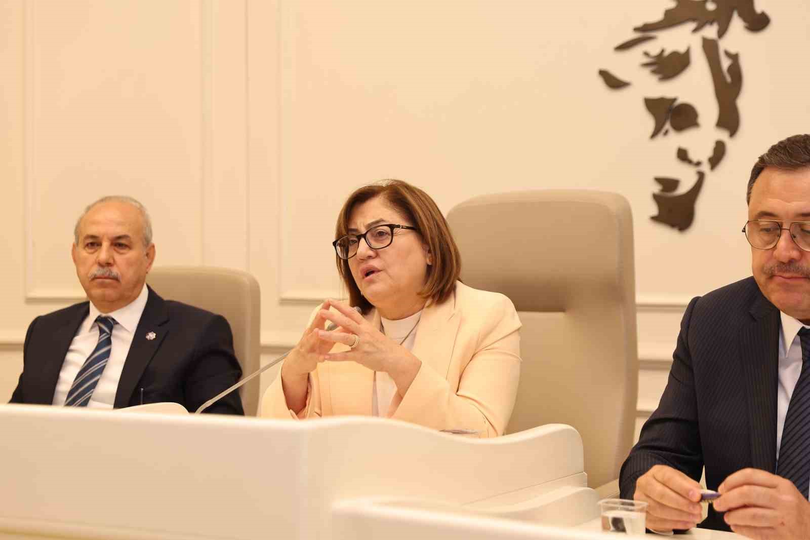 sahin-sehitkamil-muhtarlariyla-bir-araya-geldi